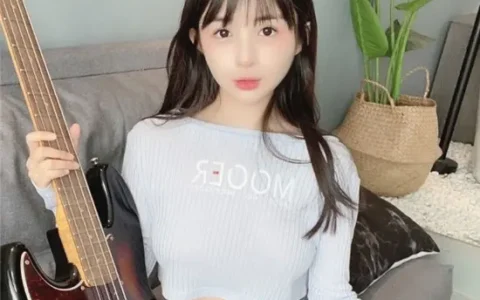 吉他妹妹是什么梗 为什么这么多COS去扮演她