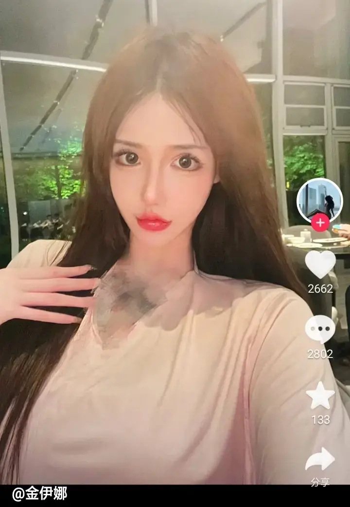 抖音金伊娜周丽珊路虎揽胜代言人视频，路虎车事件什么瓜