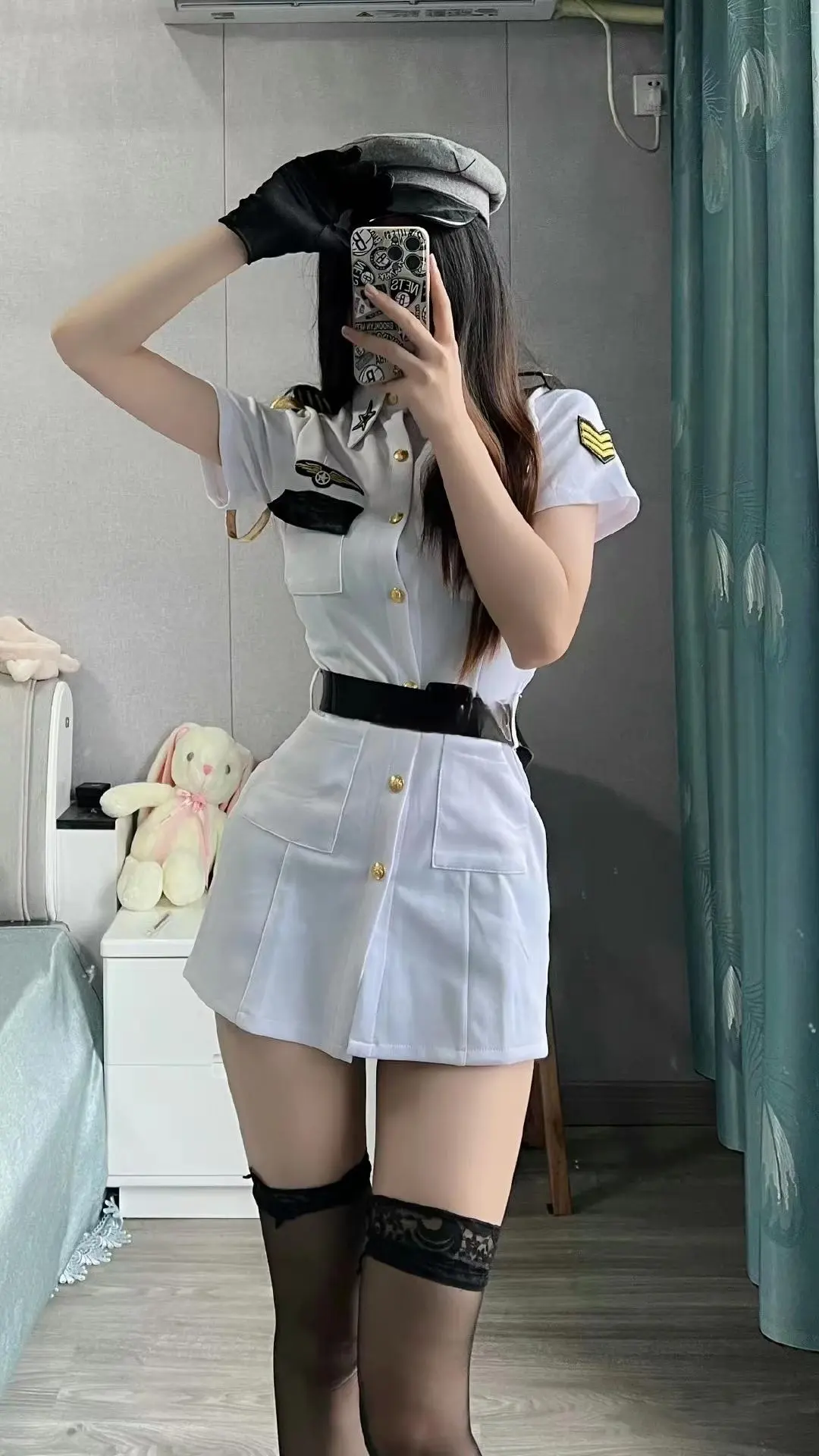 小粉圈刘雅萌，抖音327万粉丝博主长腿很难不爱！
