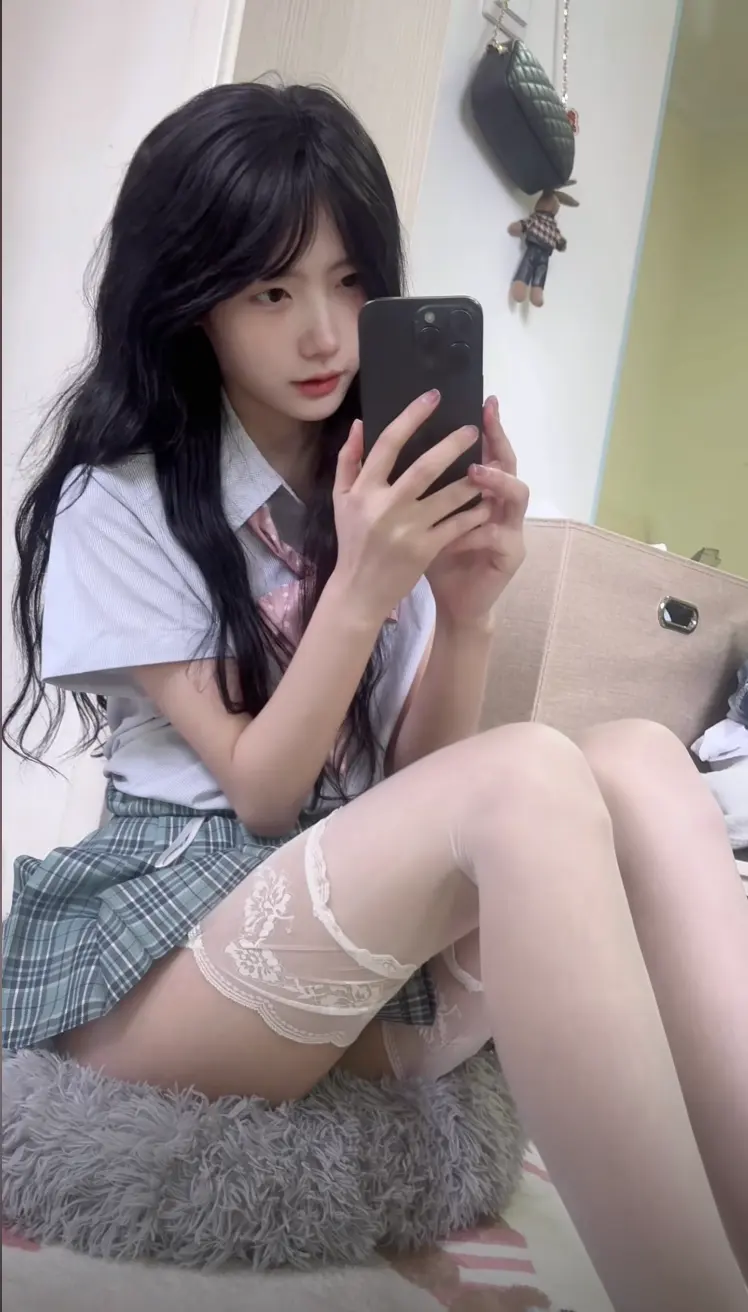 抖音网红一只香（董香）微密圈空间最新照片，铁粉免费观看