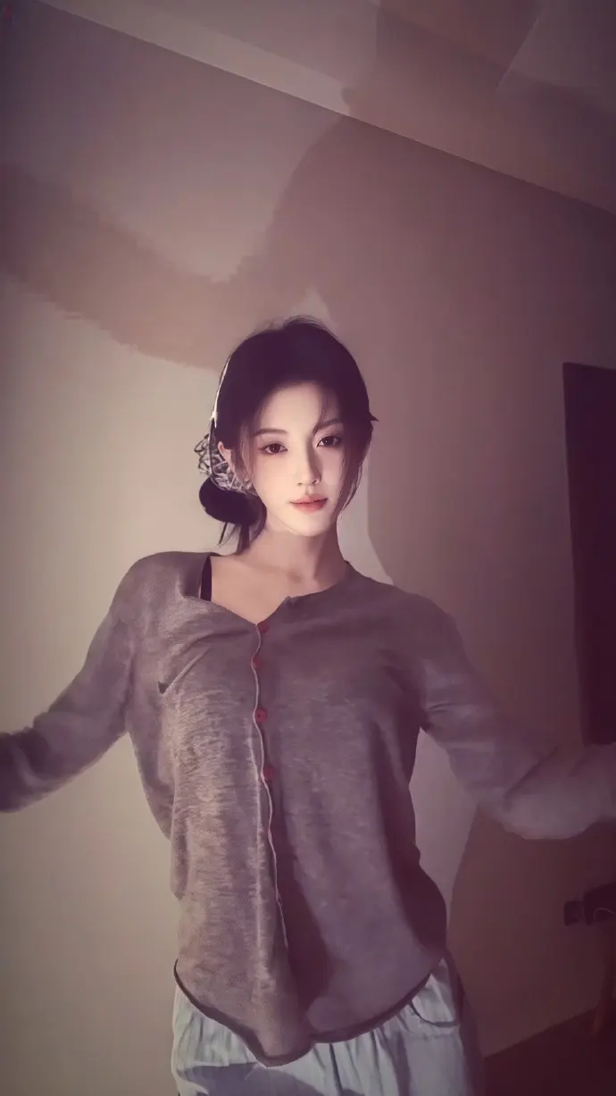 鞠婧祎出道前比赛照片是真的吗，早期照片前后对比的样子判若两人